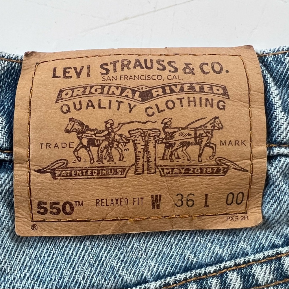 ❌SOLD❌ Relaxed Levi 550 Shorts - Picture 8 of 9